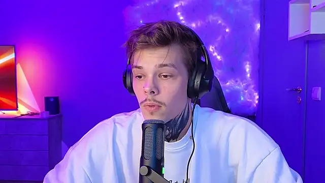 DENIS HERE online show from January 10, 7:32 pm