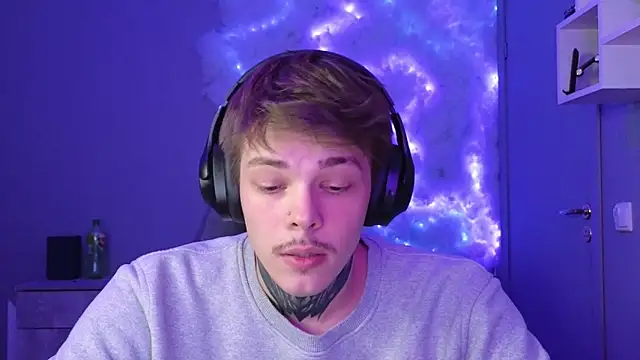 DENIS HERE online show from December 25, 5:37 pm