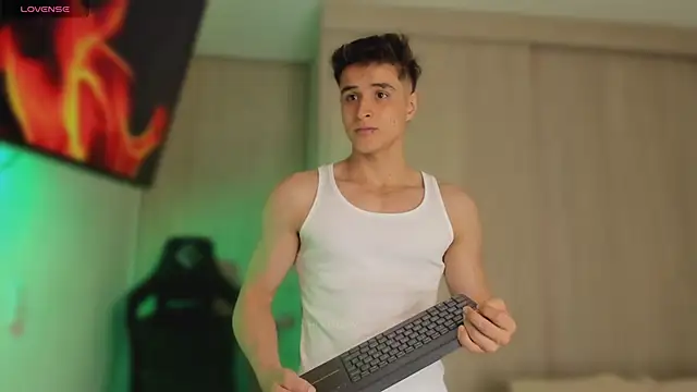 thomklein online show from February 18, 8:39 pm