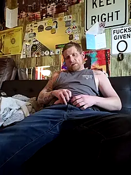 Landsaw online show from February 16, 8:40 pm