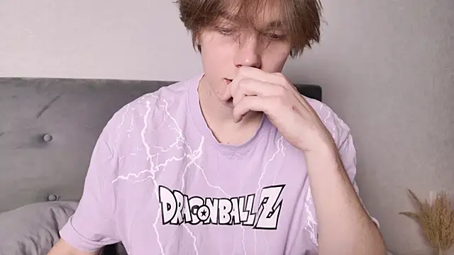 Snapshot of callmenineoneseven chatting on October 1, 7:18 pm callmenineoneseven online show from October 1, 7:18 pm