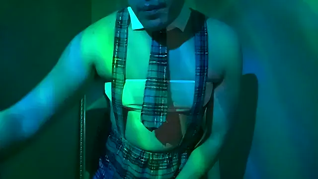 Snapshot of CloudyBoy_Toy chatting on February 18, 8:27 am CloudyBoy Toy online show from February 18, 8:27 am