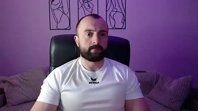 brindlefly6969 online show from April 6, 11:00 am