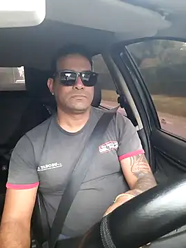 hecwil8 online show from October 27, 11:45 am