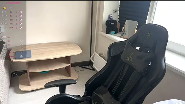 carthylovvve online show from April 19, 10:26 am