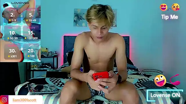 Liamscott  online show from December 3, 10:05 pm