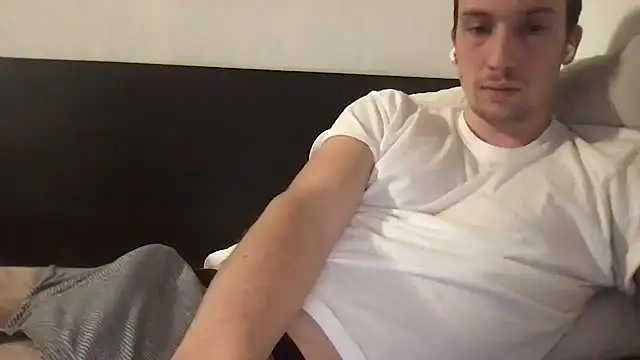 Snapshot of hungandfun05 chatting on February 6, 5:19 pm hungandfun05 online show from February 6, 5:19 pm