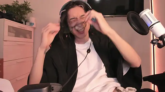 wexlee7 online show from January 9, 12:27 am