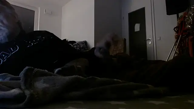 Snapshot of Cordt30 chatting on December 17, 12:23 am Cordt30 online show from December 17, 12:23 am