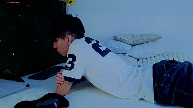 Levii Ackermann online show from March 4, 2:46 pm