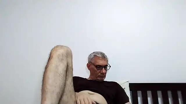 BIGUNCUTHARDCOCK online show from February 3, 1:03 am