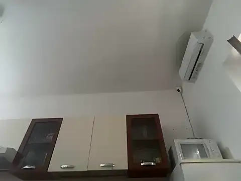 hugoprada online show from November 19, 1:55 pm