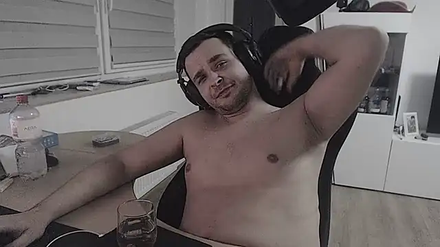 SharkLuigi online show from September 14, 2:02 am