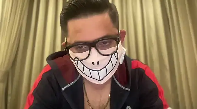 Snapshot of slavekinky001 chatting on January 2, 6:45 pm slavekinky001 online show from January 2, 6:45 pm