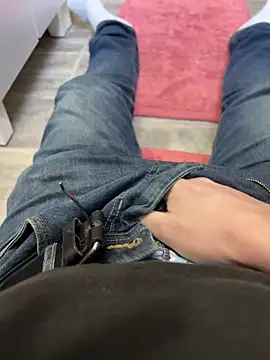 thestringer online show from January 6, 1:04 pm