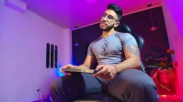 Liam Kleiin online show from April 13, 11:44 am