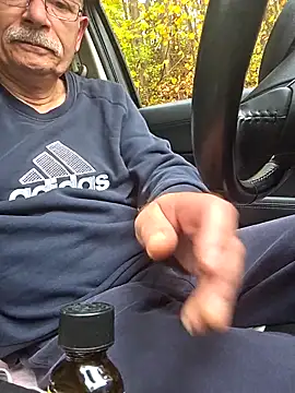 bottomhairy online show from October 23, 8:40 am