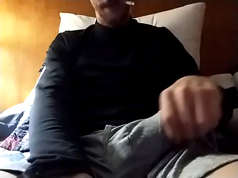 elmerfuddin87 online show from November 25, 3:30 am