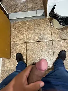 Luizcalado20 online show from January 20, 1:39 am