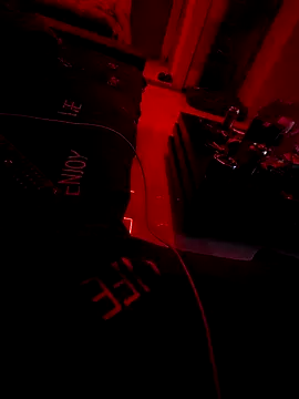 Vekie 007 online show from March 1, 1:05 am