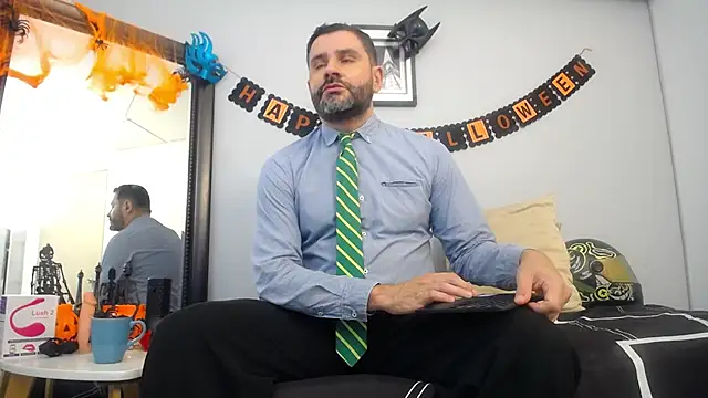 Snapshot of jonasbeards chatting on October 21, 3:15 pm jonasbeards online show from October 21, 3:15 pm