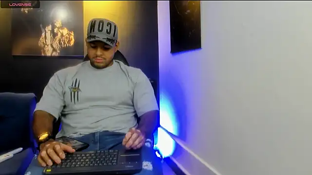 Big furry bear13 online show from November 7, 7:23 am