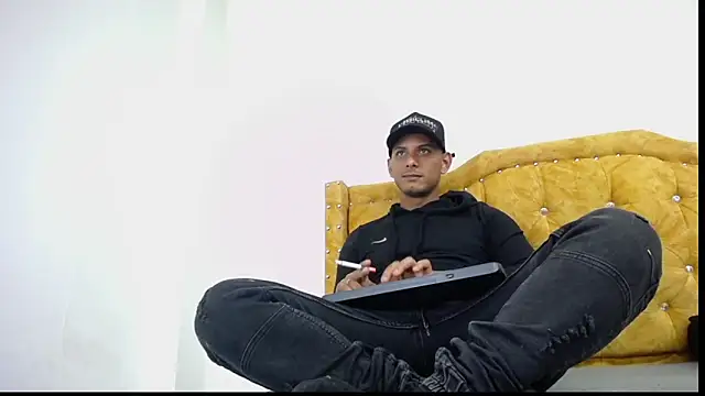 Chris Dick23 online show from June 2, 3:40 am