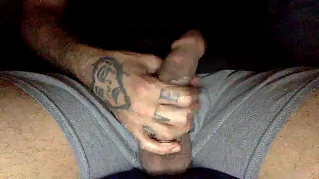 Snapshot of Xslk101 chatting on February 11, 8:05 am Xslk101 online show from February 11, 8:05 am