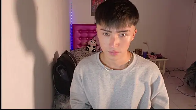 santi-fabulous online show from December 21, 11:57 pm