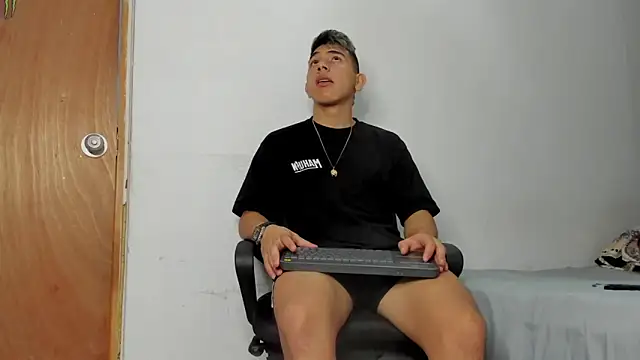 andrew rose  online show from January 8, 6:46 pm