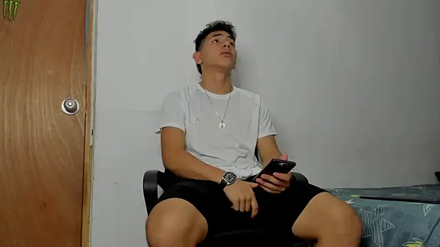 andrew rose  online show from February 21, 1:50 am