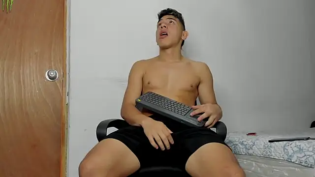 andrew rose  online show from March 5, 5:20 pm