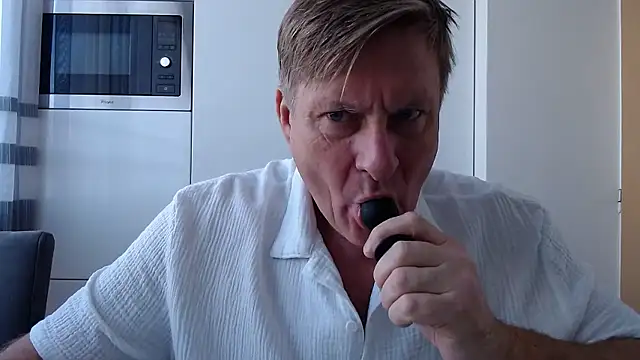 johnnym1 online show from January 19, 10:17 am