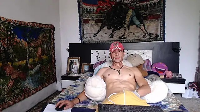 GiorgieUps online show from May 17, 8:00 am
