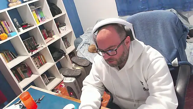 ravingr4d4 online show from January 5, 9:51 pm