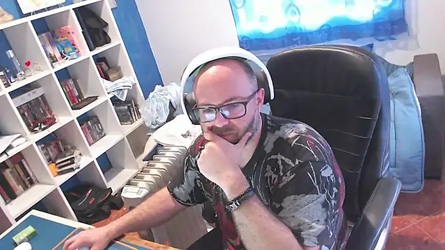 ravingr4d4 online show from March 20, 2:21 pm