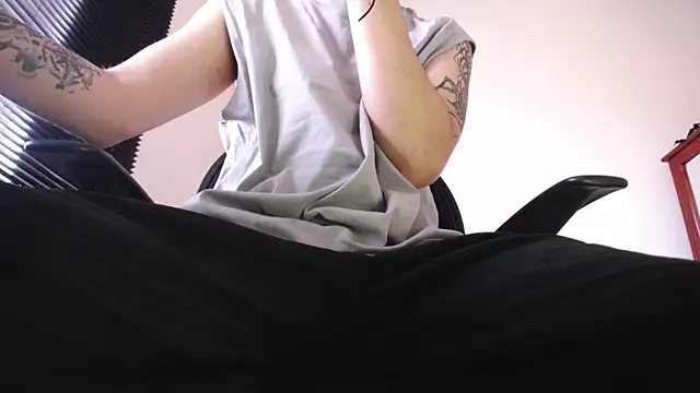 zacwatson  online show from March 3, 10:05 pm