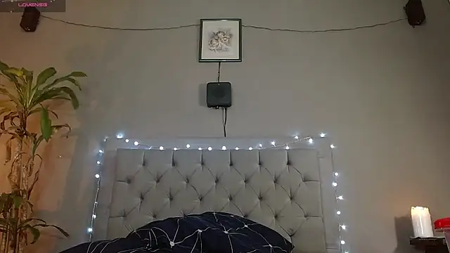 Mr WhiteCock online show from February 18, 8:15 pm