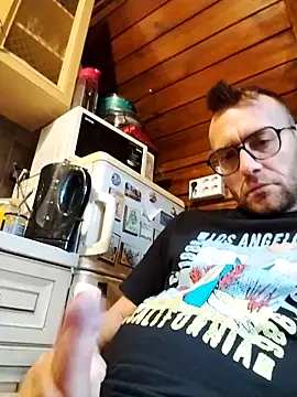 tomee83 online show from November 14, 9:44 am