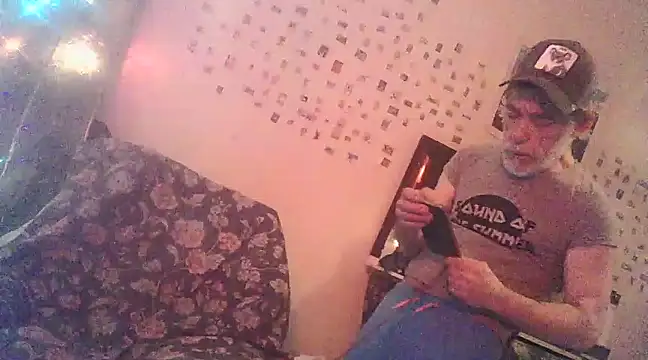 Snapshot of DaddyQuimHot chatting on March 5, 7:27 am DaddyQuimHot online show from March 5, 7:27 am