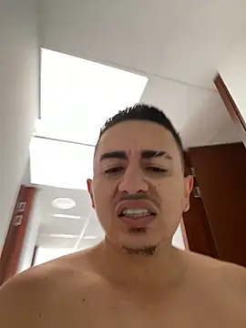 Snapshot of DanielGomez9 chatting on December 28, 5:57 pm DanielGomez9 online show from December 28, 5:57 pm