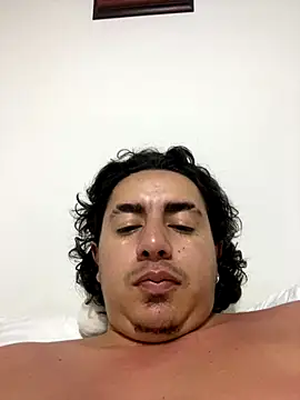 Snapshot of DanielGomez9 chatting on October 14, 2:51 am DanielGomez9 online show from October 14, 2:51 am