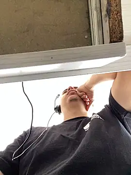 Snapshot of DanielGomez9 chatting on February 10, 2:05 pm DanielGomez9 online show from February 10, 2:05 pm