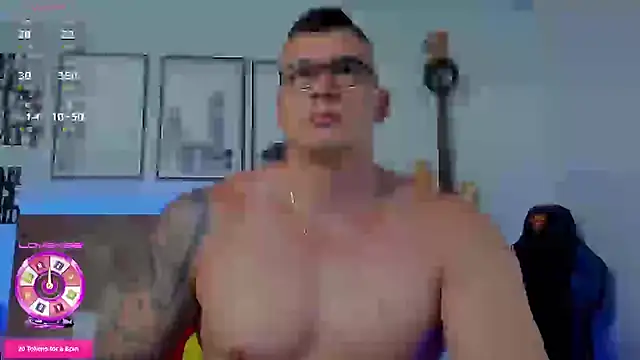 Snapshot of seancarreraa chatting on September 26, 3:37 am seancarreraa online show from September 26, 3:37 am