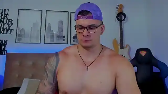 Snapshot of seancarreraa chatting on September 17, 3:29 am seancarreraa online show from September 17, 3:29 am