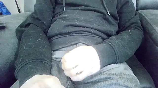Snapshot of hornyguyuk1973 chatting on January 12, 11:04 pm hornyguyuk1973 online show from January 12, 11:04 pm