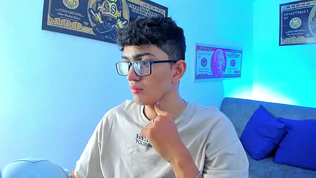 TylerWhite  online show from January 25, 2:47 am