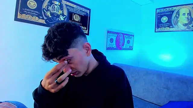 TylerWhite  online show from January 14, 2:50 am