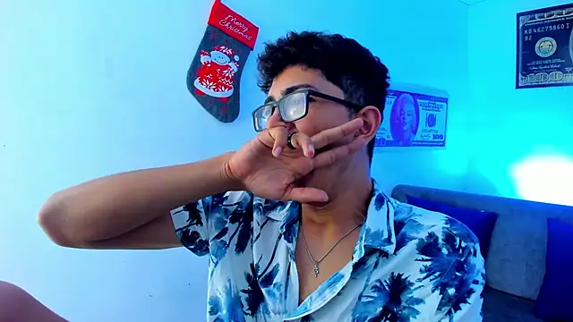 TylerWhite  online show from December 19, 2:34 am