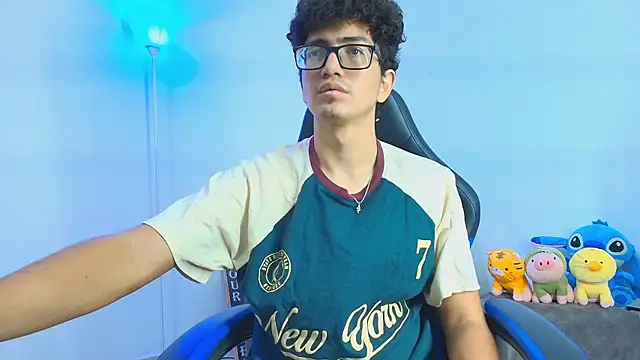 TylerWhite  online show from October 1, 5:22 am